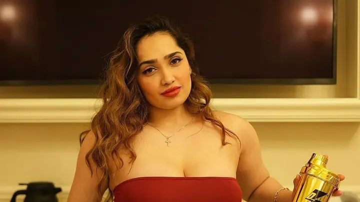 Aditi Mistry Age